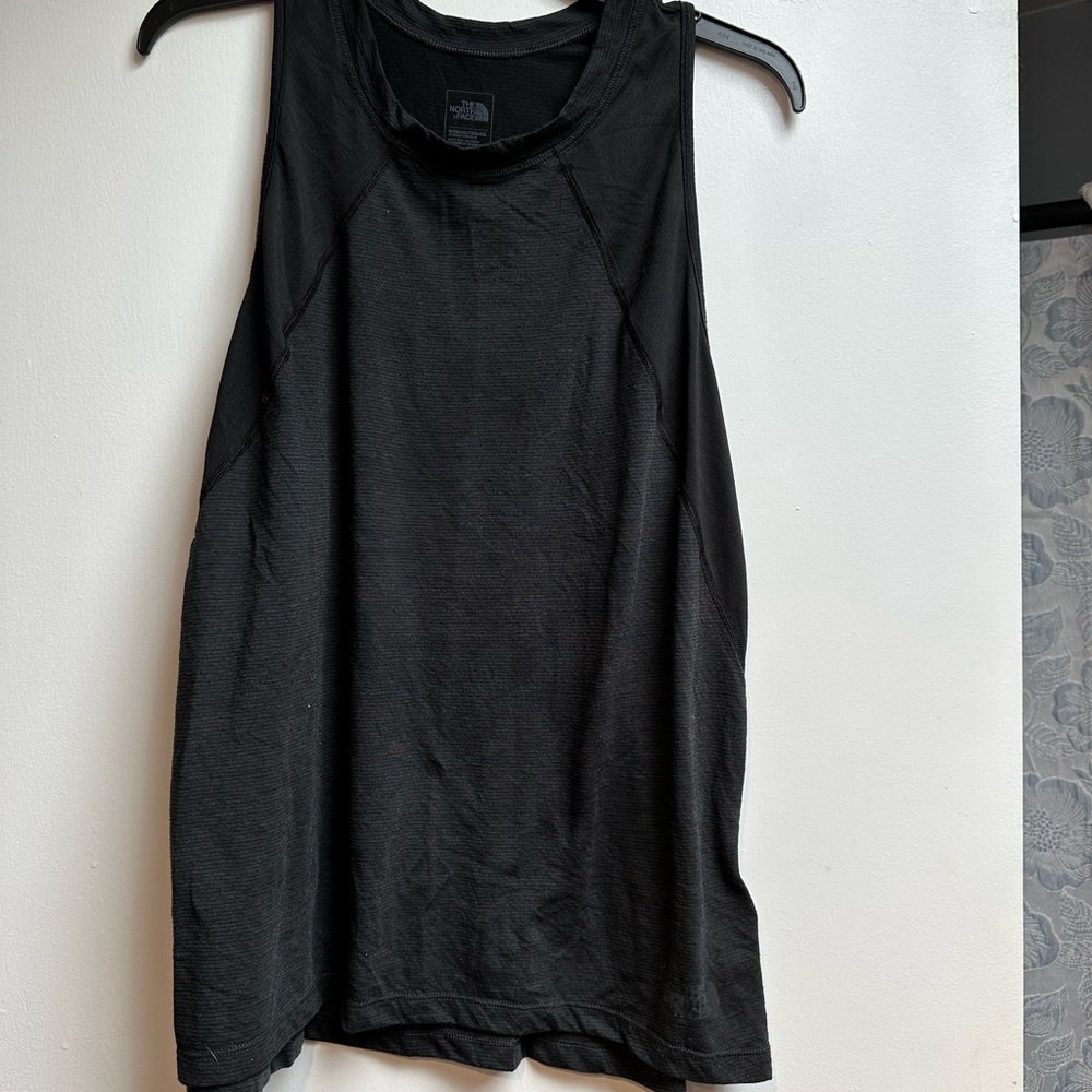 The North Face XL Flashdry top